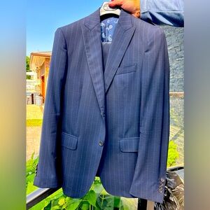Men's Etro Italian made wool Suit